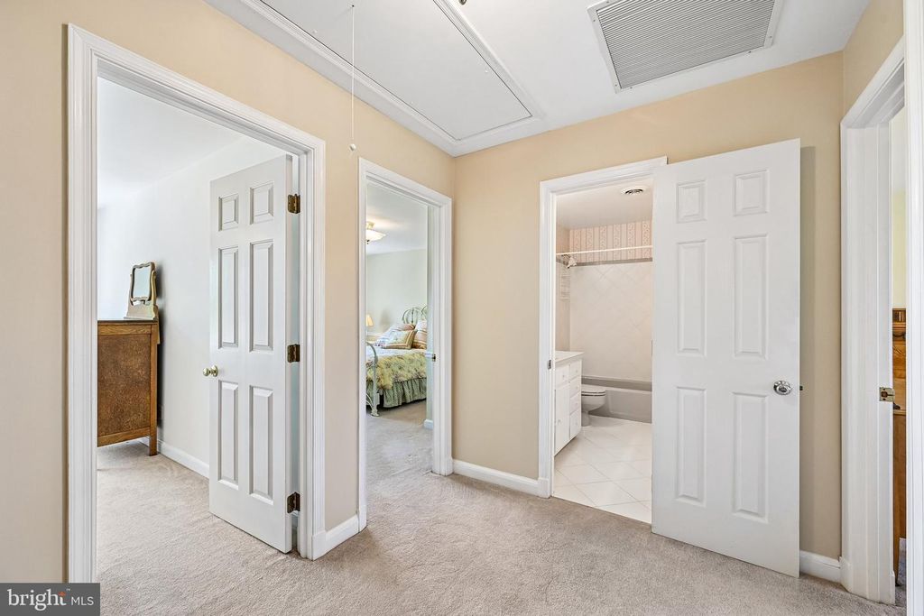 Image 35 of property listing at 23021 WILD HUNT DR, Gaithersburg, MD 20882