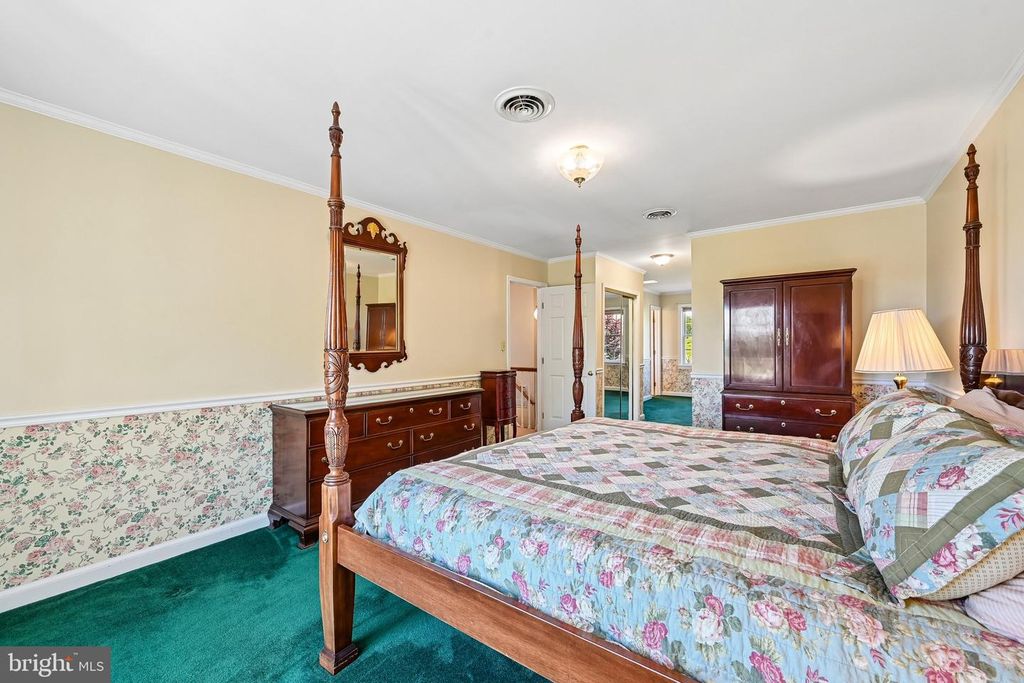 Image 39 of property listing at 23021 WILD HUNT DR, Gaithersburg, MD 20882