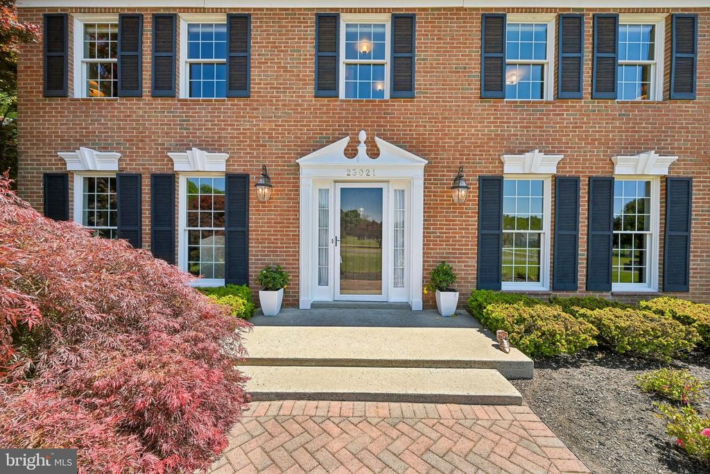 Image 5 of property listing at 23021 WILD HUNT DR, Gaithersburg, MD 20882