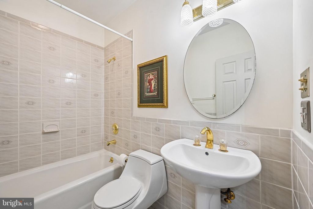 Image 61 of property listing at 23021 WILD HUNT DR, Gaithersburg, MD 20882