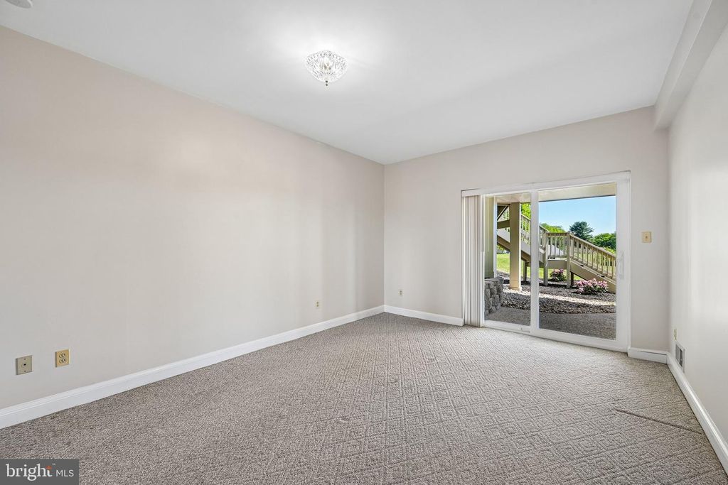Image 63 of property listing at 23021 WILD HUNT DR, Gaithersburg, MD 20882