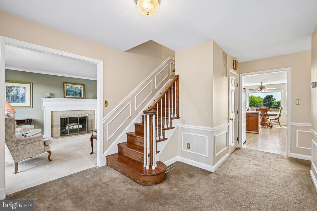 Image 7 of property listing at 23021 WILD HUNT DR, Gaithersburg, MD 20882