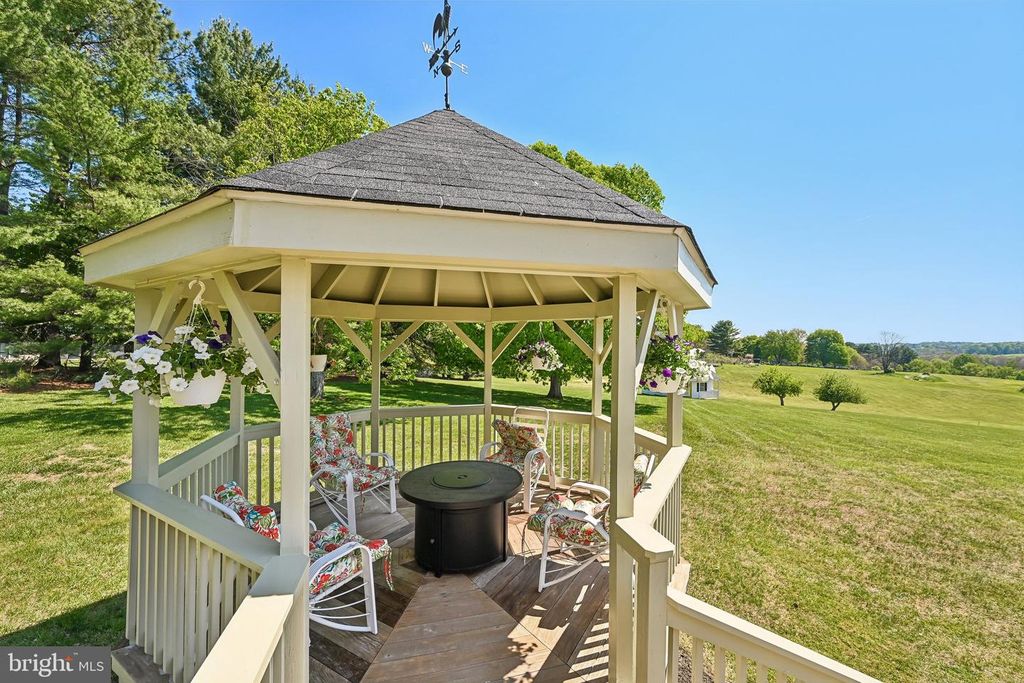 Image 76 of property listing at 23021 WILD HUNT DR, Gaithersburg, MD 20882