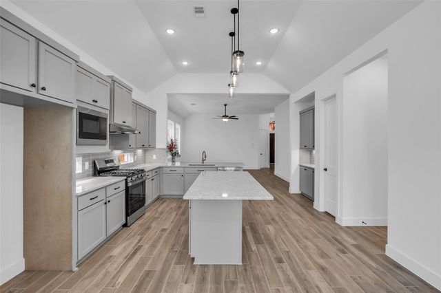 143 Afton June Drive, Rosenberg, TX 77471