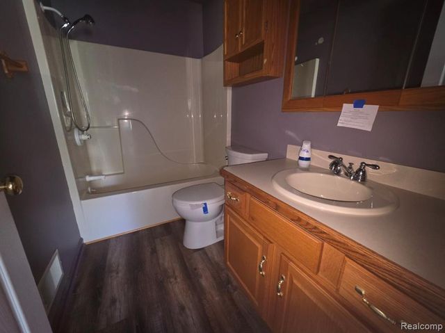 1190 Kettering Street, Burton, MI 48509