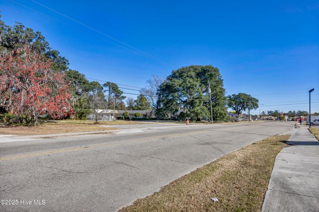 4213 Princess Place Drive, Wilmington, NC 28405
