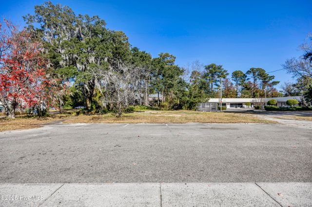 4213 Princess Place Drive, Wilmington, NC 28405