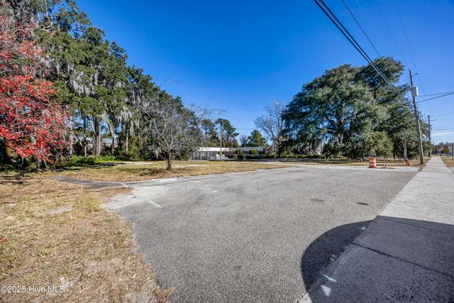 4213 Princess Place Drive, Wilmington, NC 28405