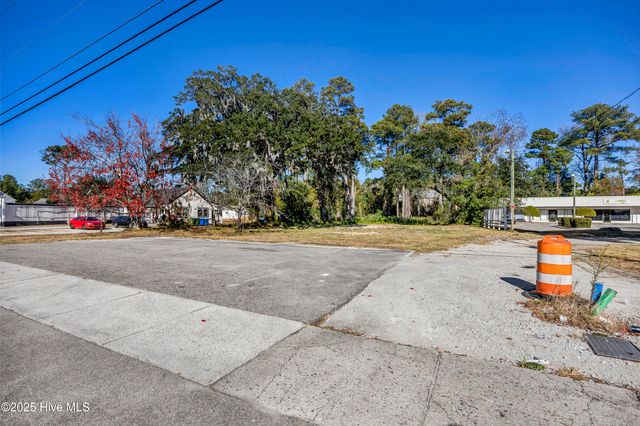 4213 Princess Place Drive, Wilmington, NC 28405