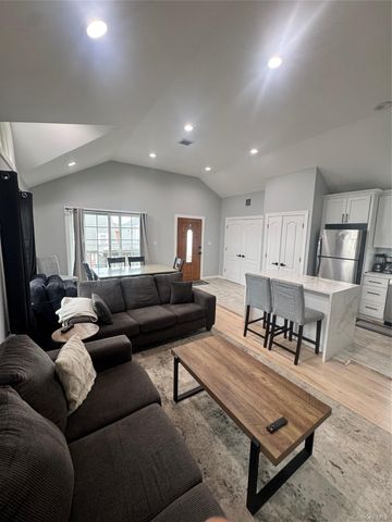 68 Brookline Avenue upper, East Atlantic Beach, NY 11561