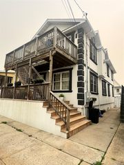 68 Brookline Avenue upper, East Atlantic Beach, NY 11561