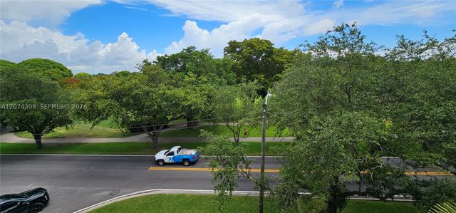 650 Coral Way 404, Coral Gables, FL 33134