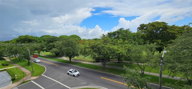 650 Coral Way 404, Coral Gables, FL 33134