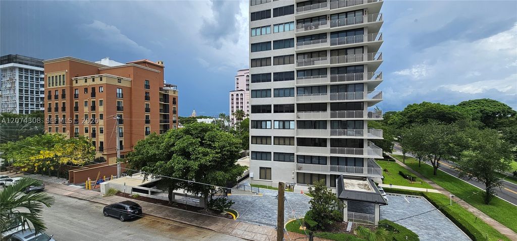 650 Coral Way 404, Coral Gables, FL 33134
