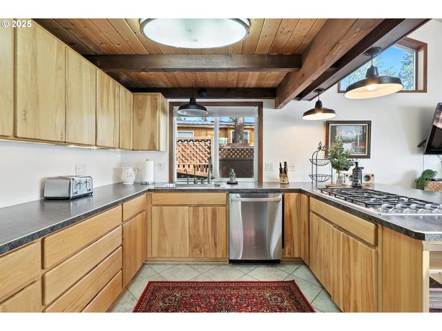 112 N SENTOSA LAKE Rd, Tygh Valley, OR 97063