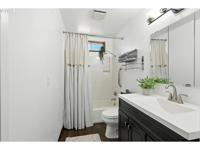 112 N SENTOSA LAKE Rd, Tygh Valley, OR 97063