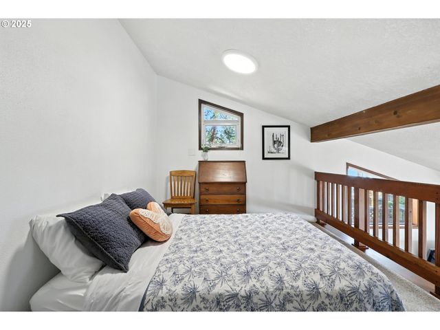 112 N SENTOSA LAKE Rd, Tygh Valley, OR 97063