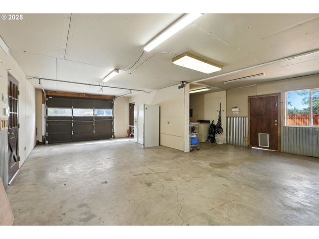 112 N SENTOSA LAKE Rd, Tygh Valley, OR 97063