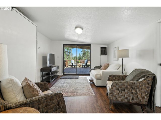 112 N SENTOSA LAKE Rd, Tygh Valley, OR 97063