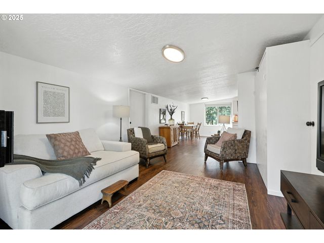 112 N SENTOSA LAKE Rd, Tygh Valley, OR 97063