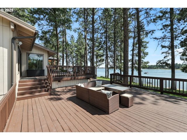 112 N SENTOSA LAKE Rd, Tygh Valley, OR 97063