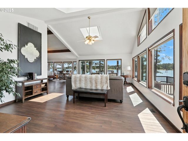 112 N SENTOSA LAKE Rd, Tygh Valley, OR 97063