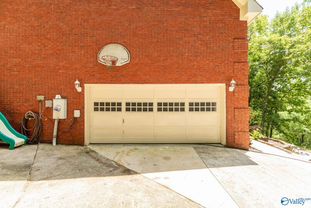 15033 Greentree Trail, Huntsville, AL 35803