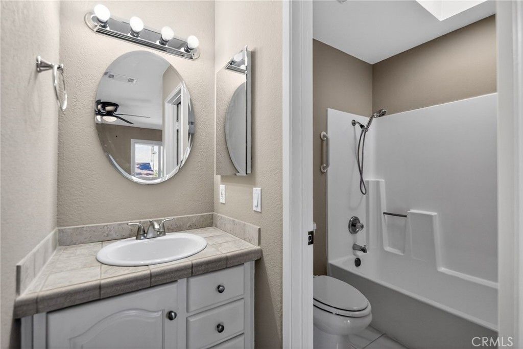 Image 13 of property listing at 509 Rockledge Street, Oceanside, CA 92054