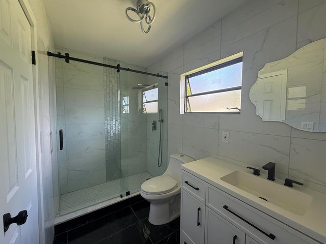 9405 NW 74th Street, Tamarac, FL 33321