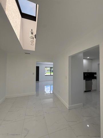 9405 NW 74th Street, Tamarac, FL 33321