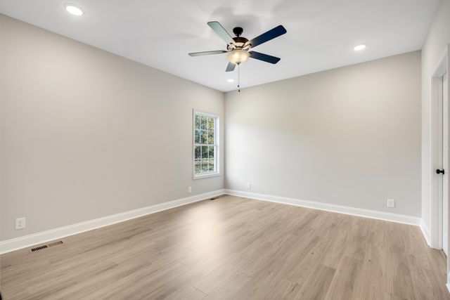 533 N Halifax Ct, Clarksville, TN 37040