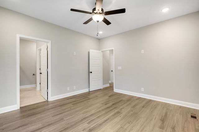 533 N Halifax Ct, Clarksville, TN 37040