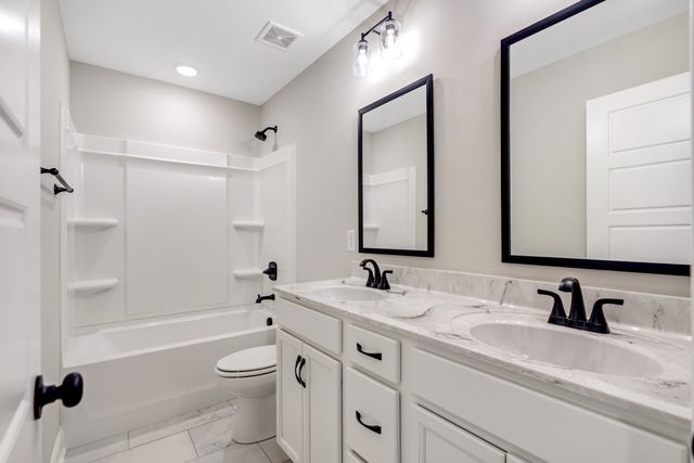 533 N Halifax Ct, Clarksville, TN 37040