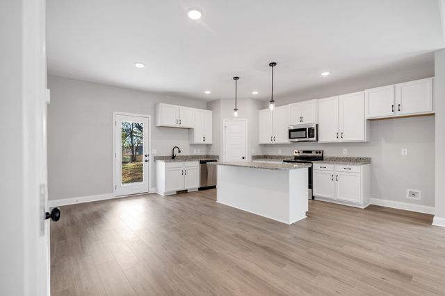 533 N Halifax Ct, Clarksville, TN 37040