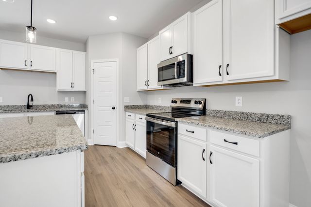 533 N Halifax Ct, Clarksville, TN 37040