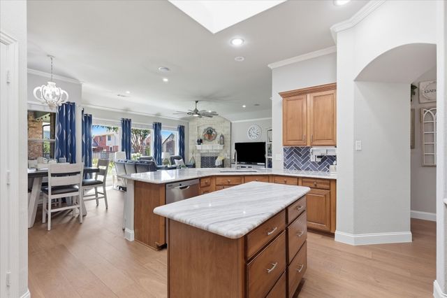 12712 Outlook Avenue, Fort Worth, TX 76244