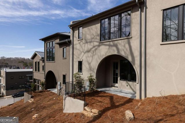 10939 Serenbe Lane, Chattahoochee Hills, GA 30268