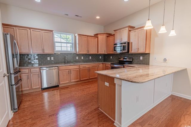 899 Callant Dr., Little River, SC 29566