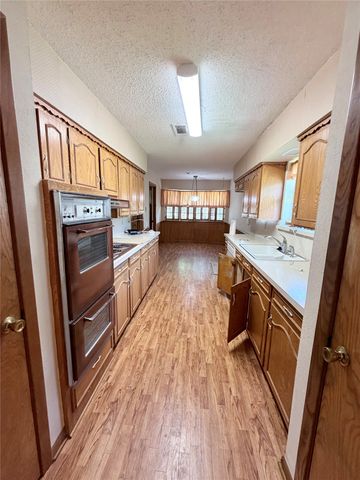 3811 Laurel Canyon Drive, Dallas, TX 75233