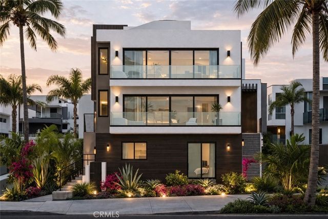 1101 S Pacific C, Oceanside, CA 92054