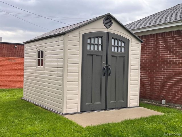 12810 Balsam Street, Southgate, MI 48195