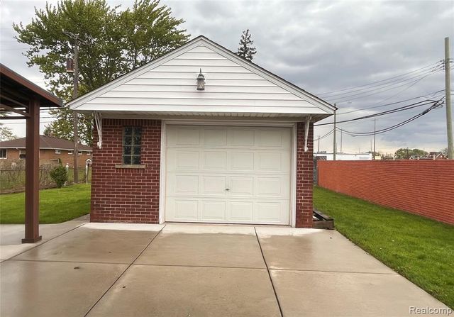 12810 Balsam Street, Southgate, MI 48195