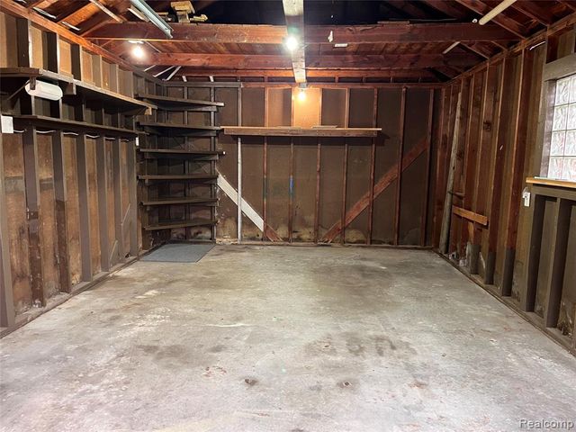 12810 Balsam Street, Southgate, MI 48195