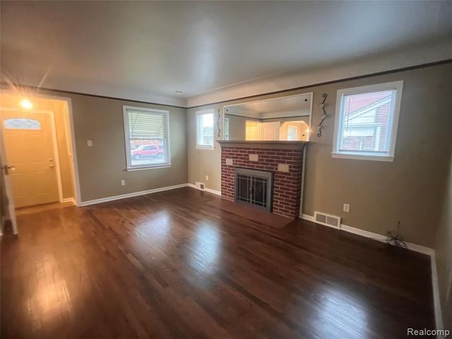 12810 Balsam Street, Southgate, MI 48195