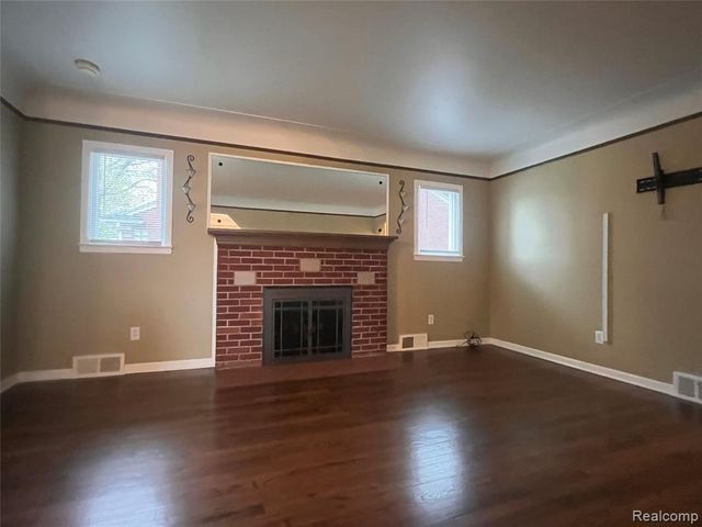 12810 Balsam Street, Southgate, MI 48195