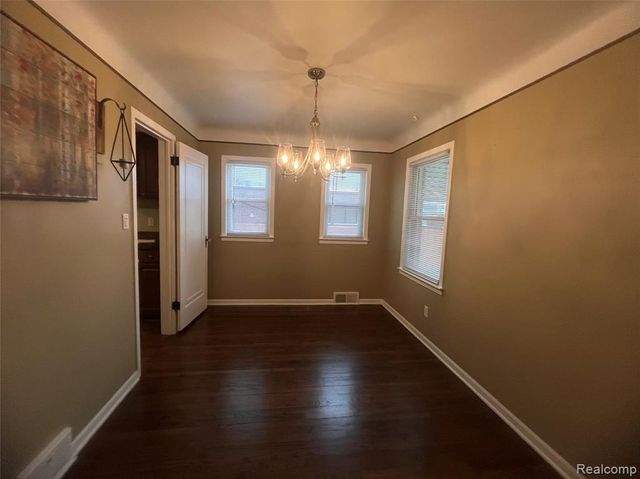 12810 Balsam Street, Southgate, MI 48195