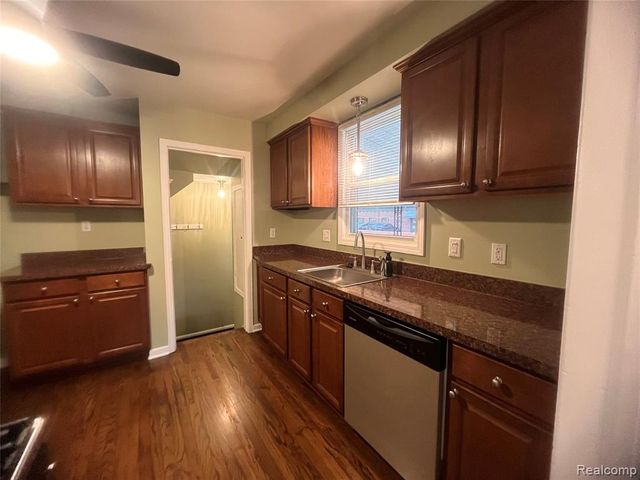 12810 Balsam Street, Southgate, MI 48195