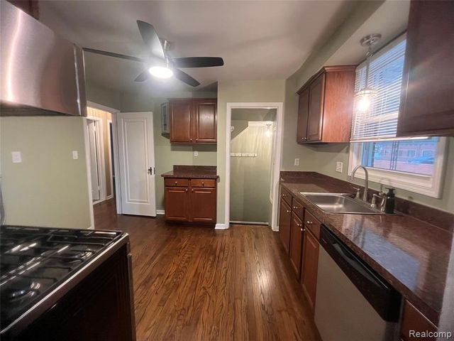 12810 Balsam Street, Southgate, MI 48195