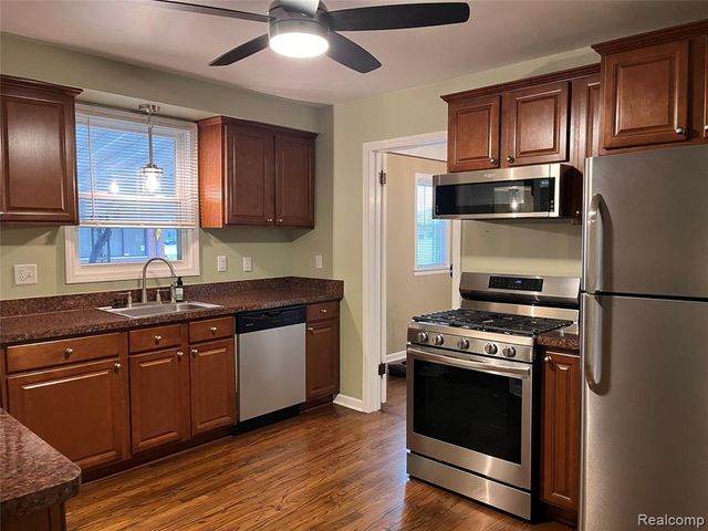 12810 Balsam Street, Southgate, MI 48195