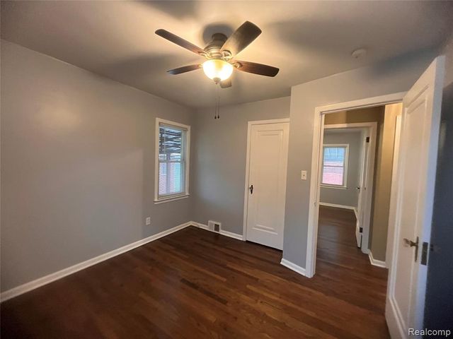 12810 Balsam Street, Southgate, MI 48195